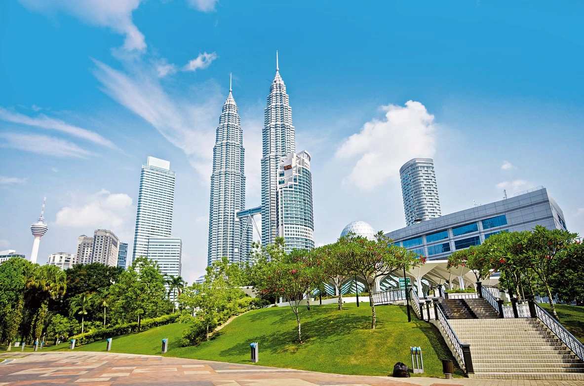 Stay on the Palm - Dubai 5* & Malaysia (Free Excursions)