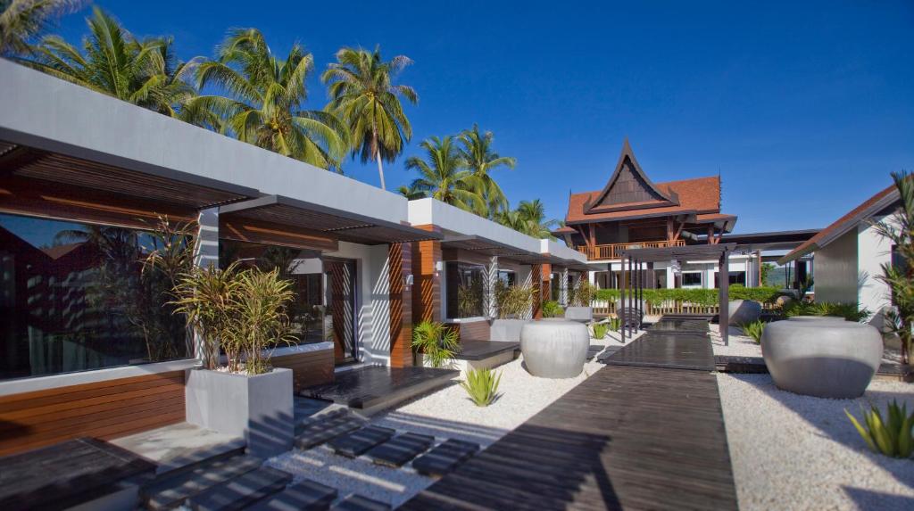 15 Nights in Thailand from Just £1,699pp Meet the Elephants, Discover the Pink Dolphins & Explore Hidden Thailand
