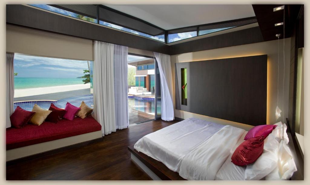 15 Nights in Thailand from Just £1,699pp Meet the Elephants, Discover the Pink Dolphins & Explore Hidden Thailand
