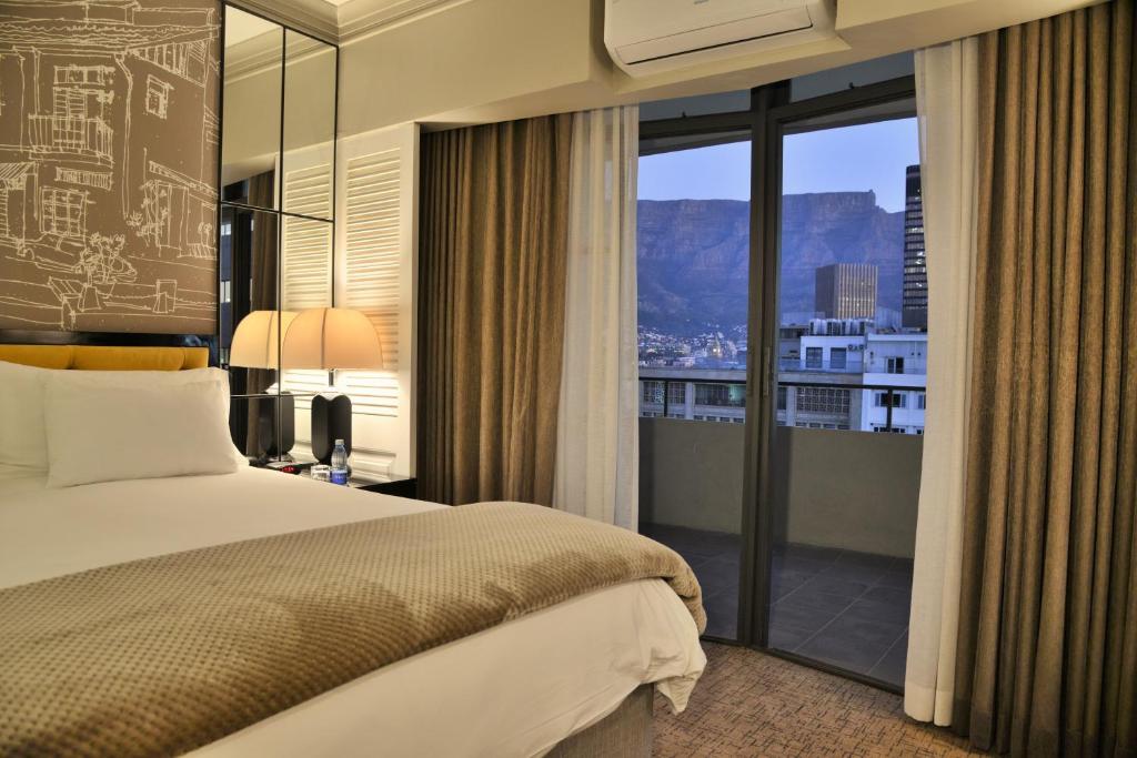 12 NIGHTS | BIG 5 SAFARI, GARDEN ROUTE & CAPE TOWN From just £2,699pp