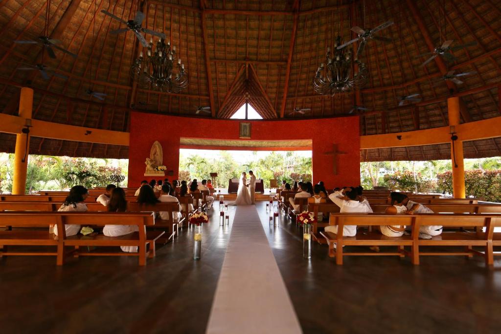 14 NIGHTS OF NIGHTS OF ULTIMATE COSTA RICA ADVENTURE &  ALL-INCLUSIVE CARIBBEAN LUXURY ONLY £2,199PP
