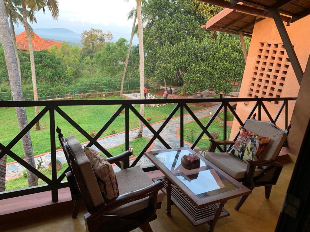 11 Days / 10 Nights Kerala Houseboat & Ayurveda Rejuvenation From Only £2299pp – September 2026 Departures
