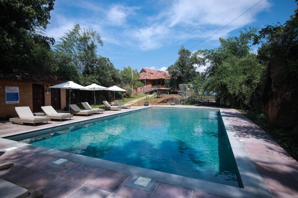 11 Days / 10 Nights Kerala Houseboat & Ayurveda Rejuvenation From Only £2299pp – September 2026 Departures