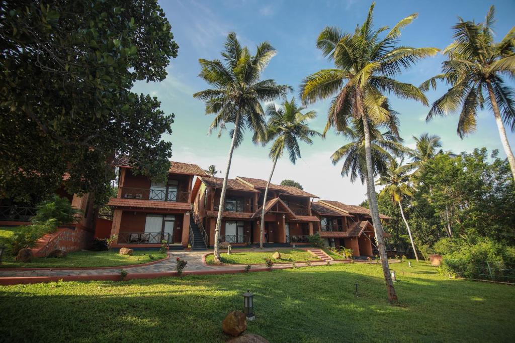 11 Days / 10 Nights Kerala Houseboat & Ayurveda Rejuvenation From Only £2299pp – September 2026 Departures