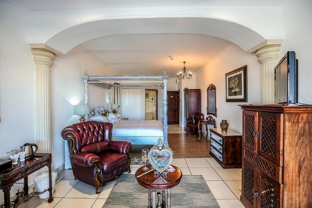 12 NIGHTS | BIG 5 SAFARI, GARDEN ROUTE & CAPE TOWN From just £2,699pp