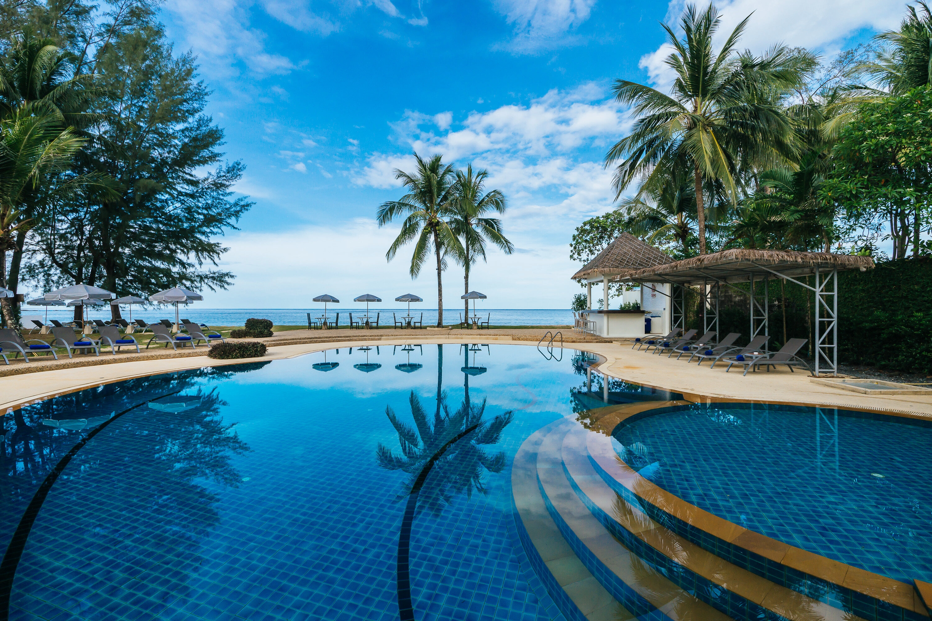 STAY 14 NIGHTS, GET 14 NIGHTS FREE! 28 NIGHTS IN LUXURY KHAO LAK FROM JUST £1,399PP