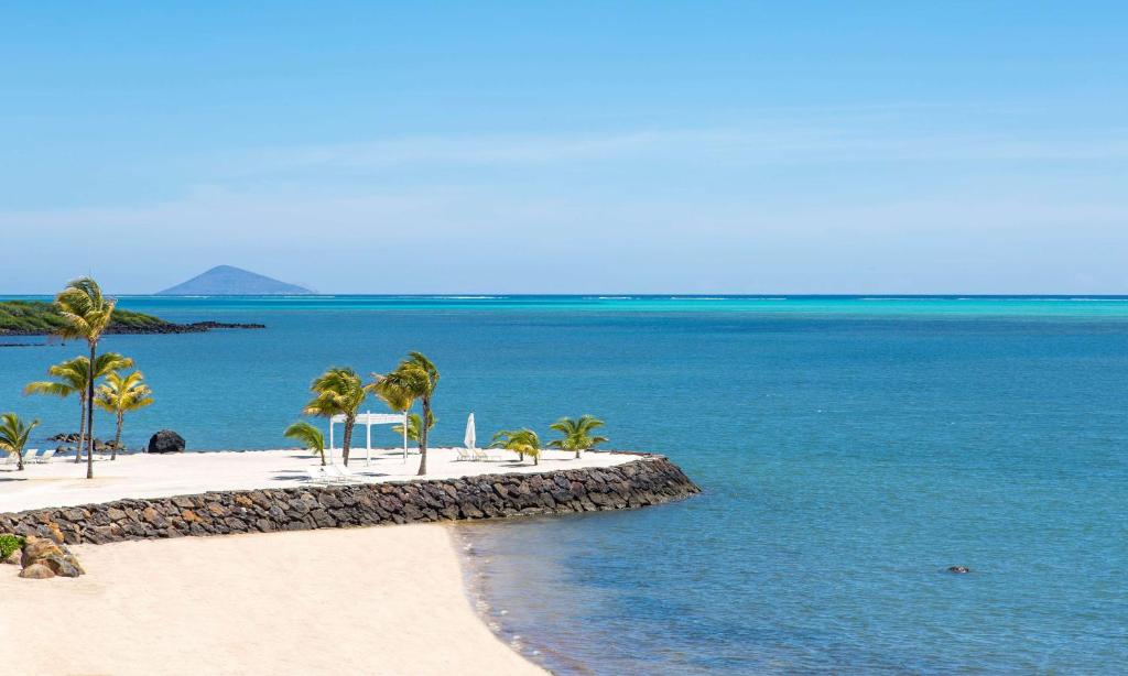£4,599 FAMILY HOLIDAY! MAURITIUS | MAY HALF TERM 2027 7 NIGHTS RADISSON BLU AZURI ALL-INCLUSIVE 2 ADULTS + 2 KIDS