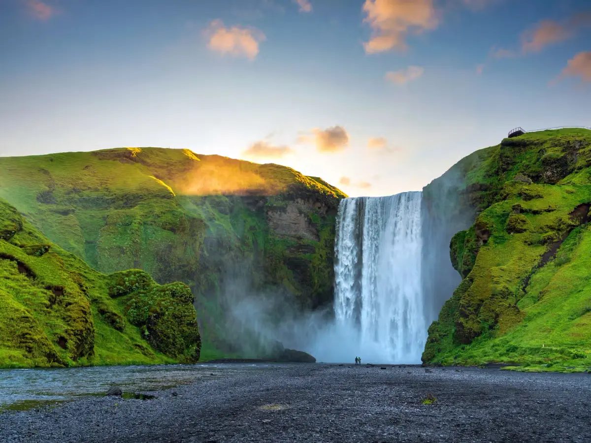 A 09-Night Journey Through Wonders From New York’s dazzling skyline to Niagara’s thundering waterfalls and Iceland’s magical landscapes — explore three dream destinations in one unforgettable journey from just £1199pp!
