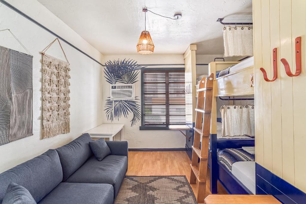 Fall in love across 3 iconic destinations New York • Las Vegas • Miami 10 Nights Starting from £3399 per couple!