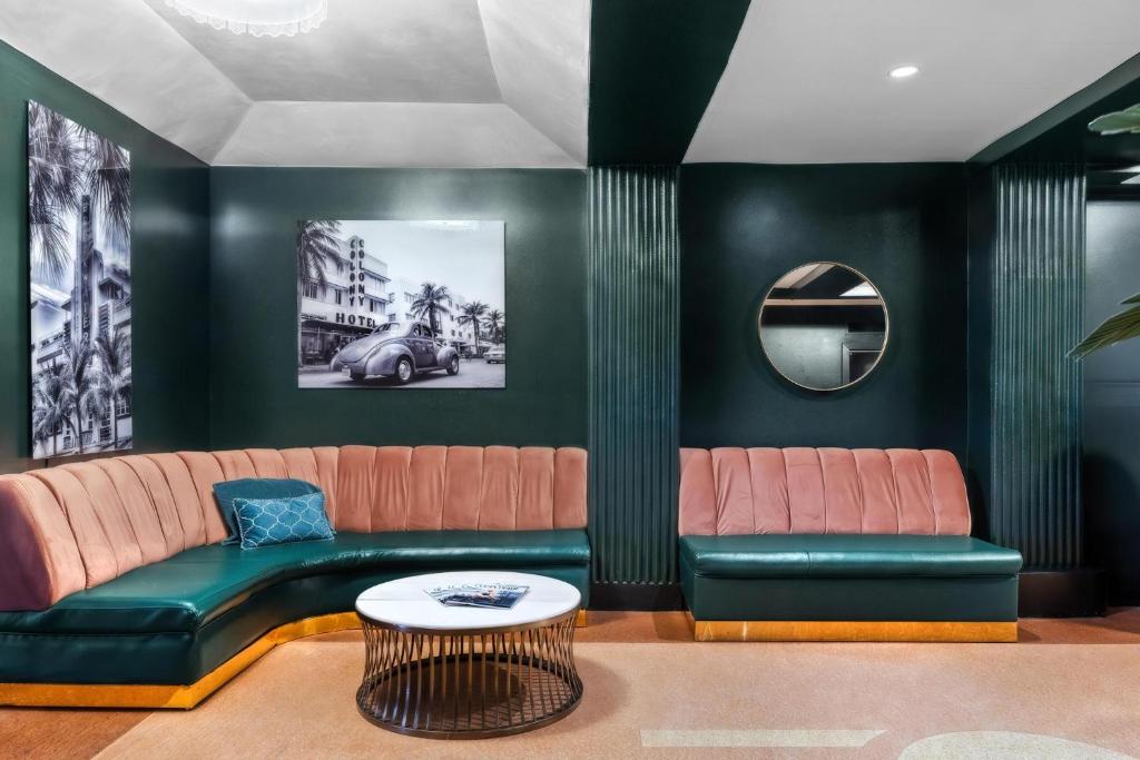 NEW YEAR LUXURY ESCAPE MIAMI + BAHAMAS CRUISE Celebrate a magical 10 Days holiday in style from £5899 Per Family