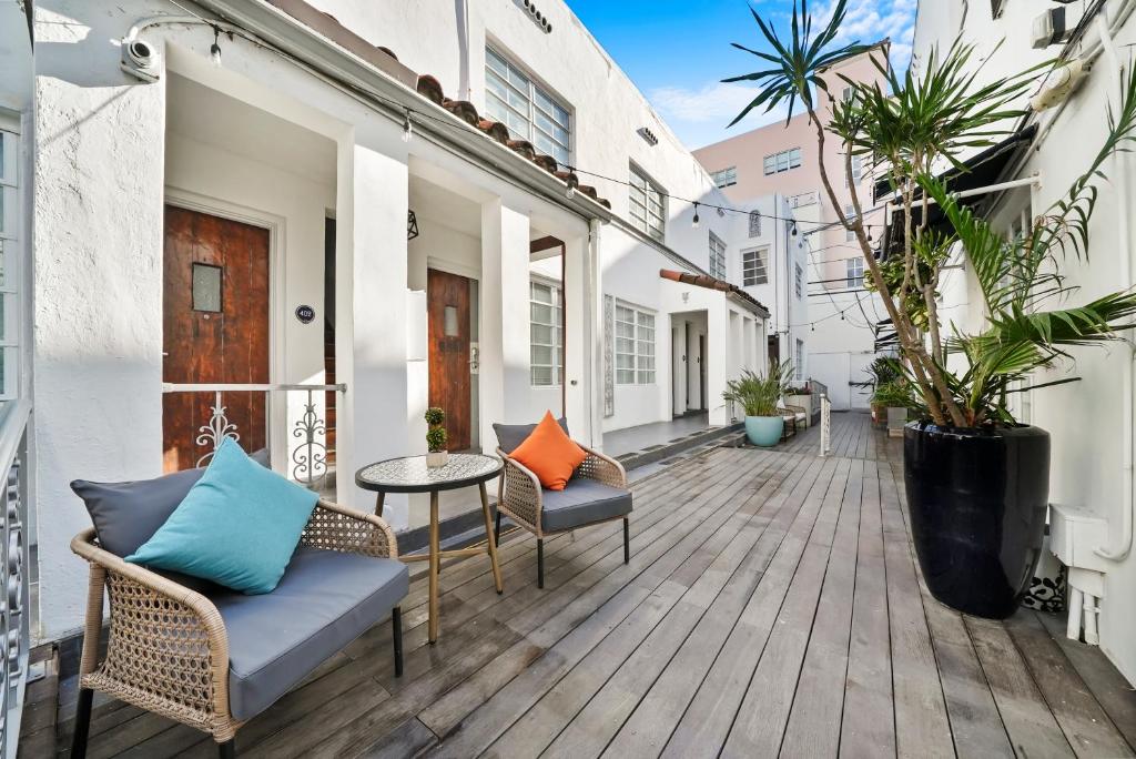 Nashville, New Orleans & Miami FROM JUST £1,599 PER PERSON 9 Nights