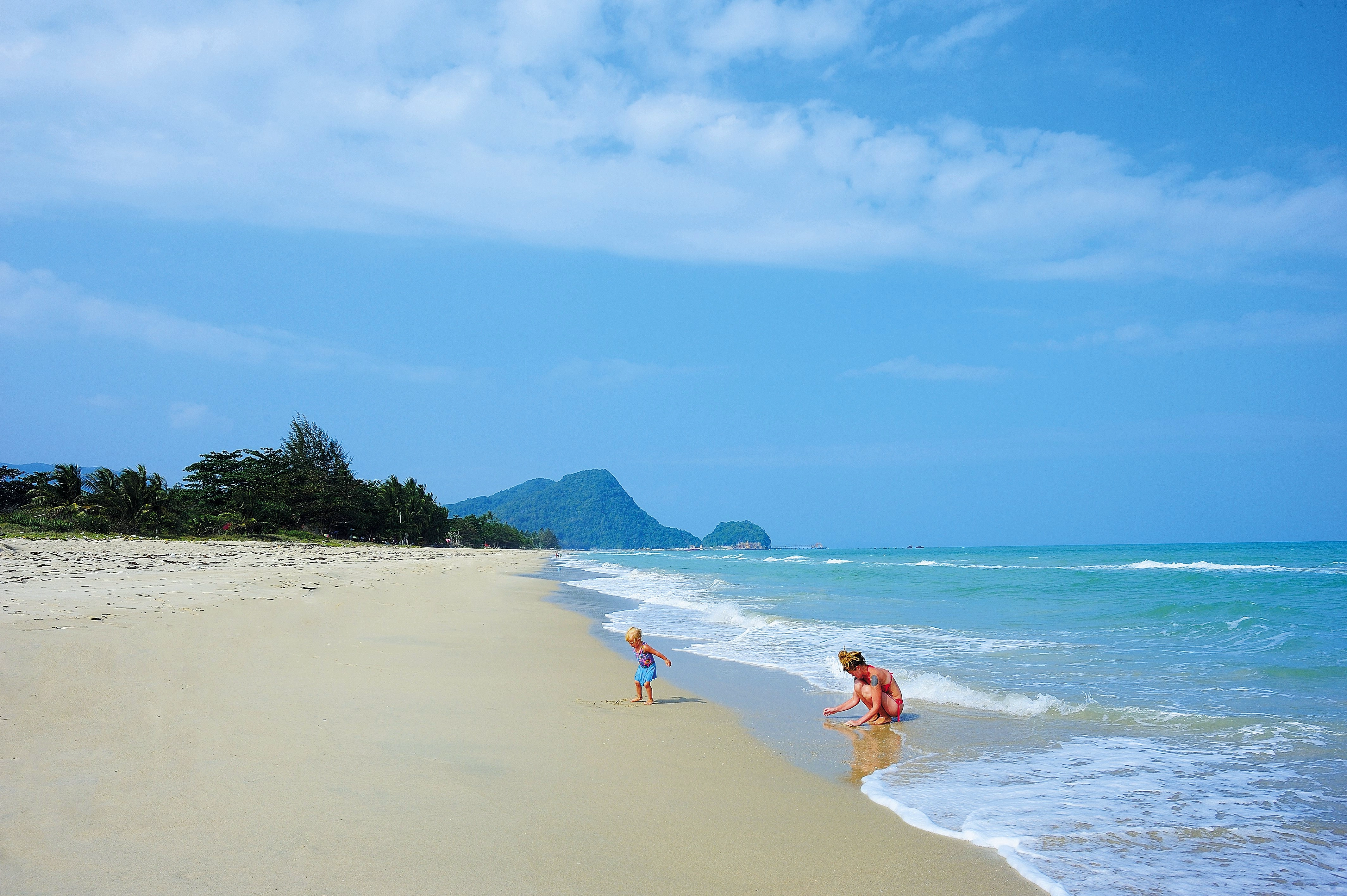 15 Nights in Thailand from Just £1,699pp Meet the Elephants, Discover the Pink Dolphins & Explore Hidden Thailand