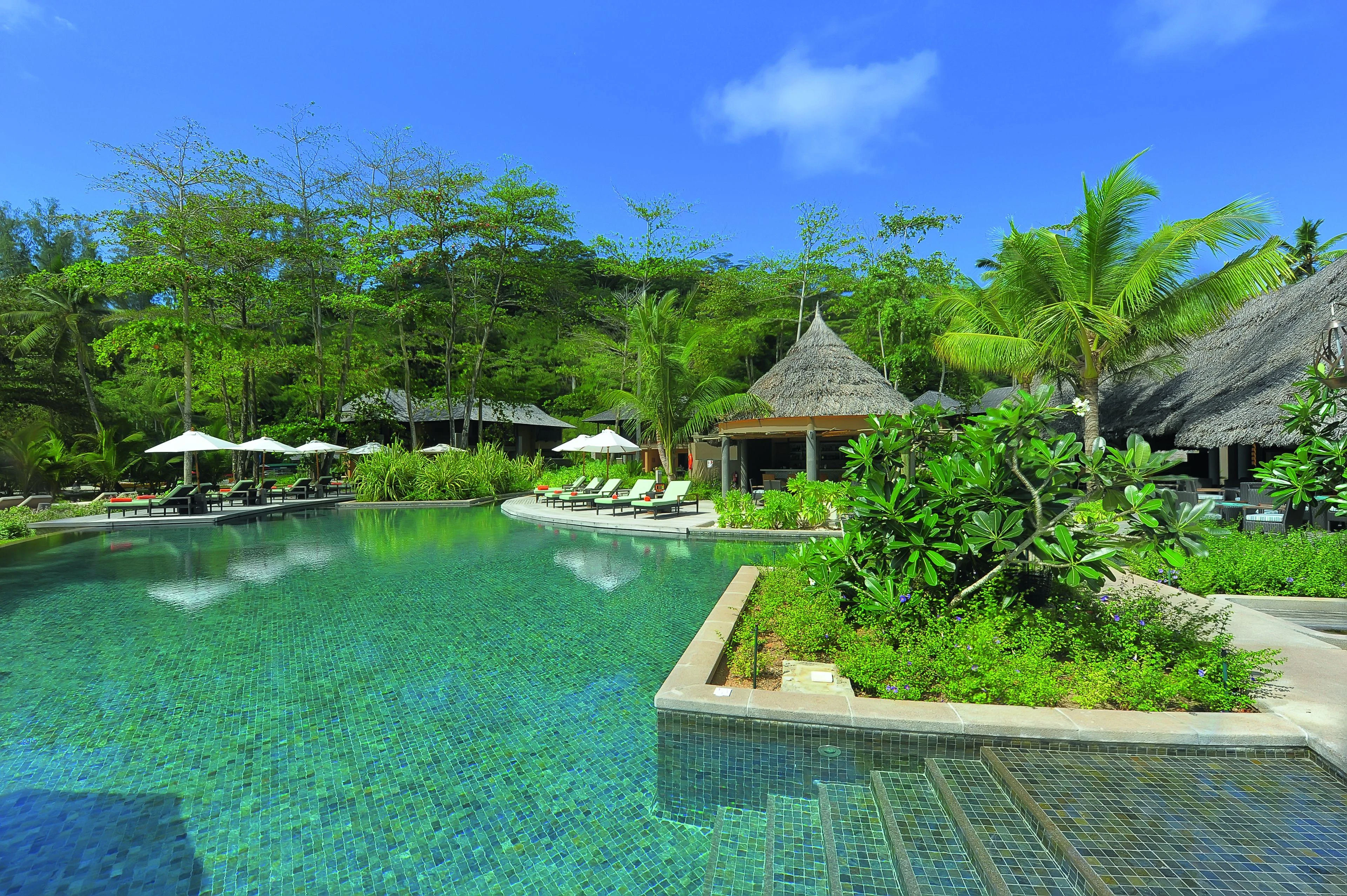 Luxe Escape Awaits! 10 Nights of Exclusive Dubai and Seychells Island Holiday Deal for Only £2599pp