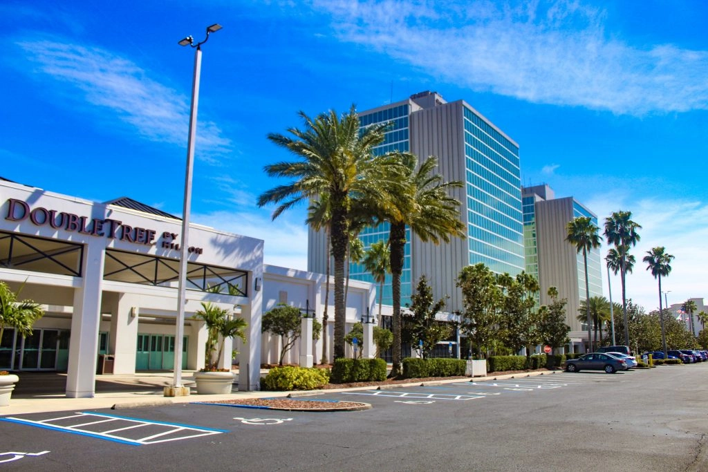 03 Nights Holiday in Doubletree by Hilton at the Entrance to Universal with Standard room