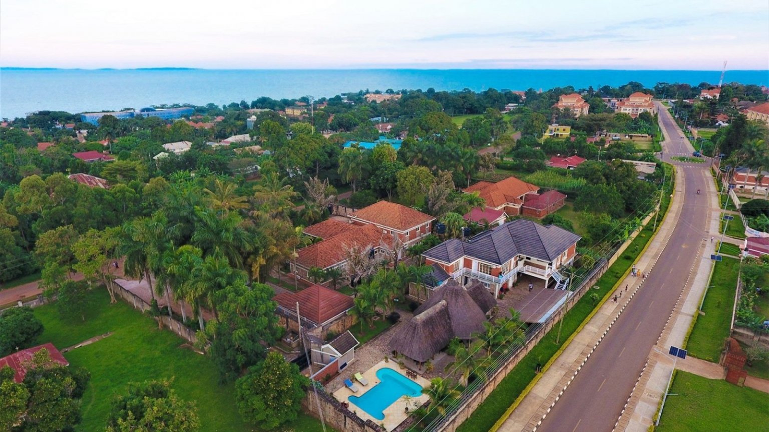 04 Nights Glimpse of Gorillas - Buhoma Lodge Private Tour