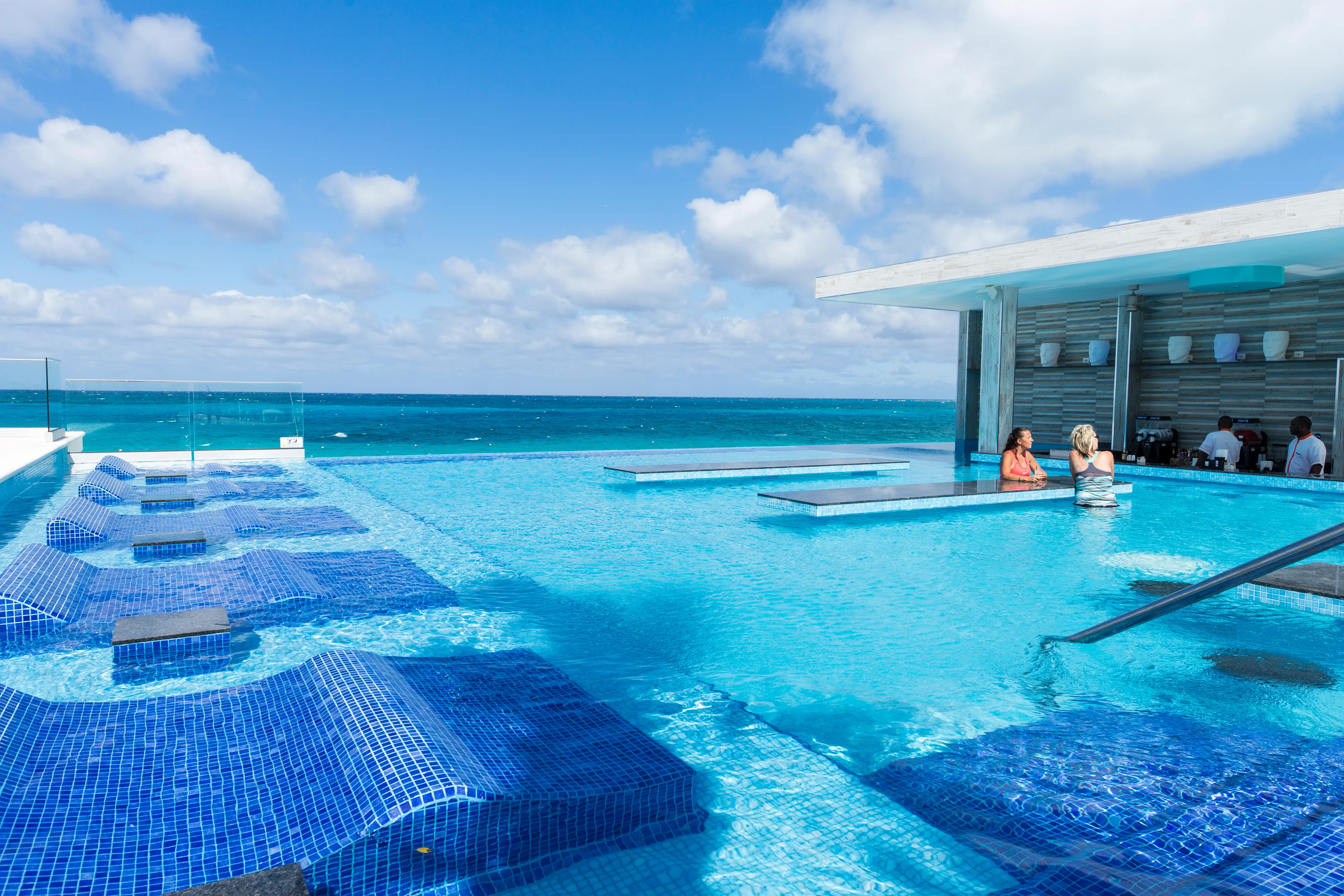 10 Nights Holiday in New York and Bahamas Starting from £2495 pp only!