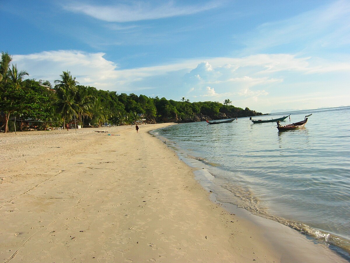 10 Nights Escape To Paradise: Unforgetable Full Moon Party Getaway In Koh Samui & Koh Phangan! For Just £1,399pp!