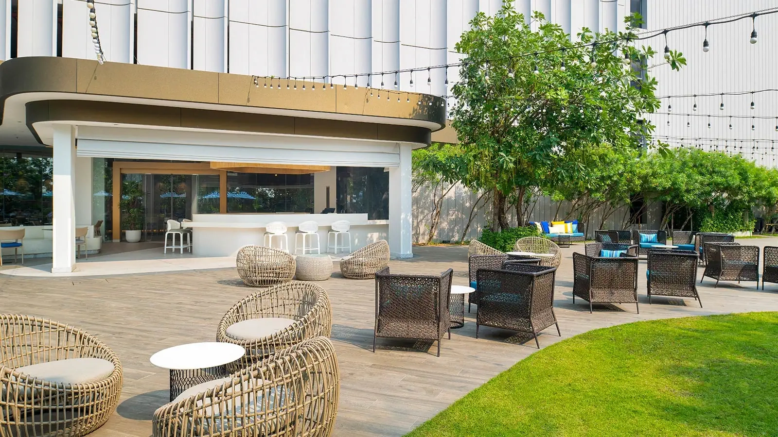 WAIT… £53 A NIGHT! 30 NIGHTS IN PATTAYA FOR JUST £1,599 PP EXCLUSIVE LONG-STAY OFFER! Flights | Breakfast | Beachfront Stay | Transfer | Room upgrade