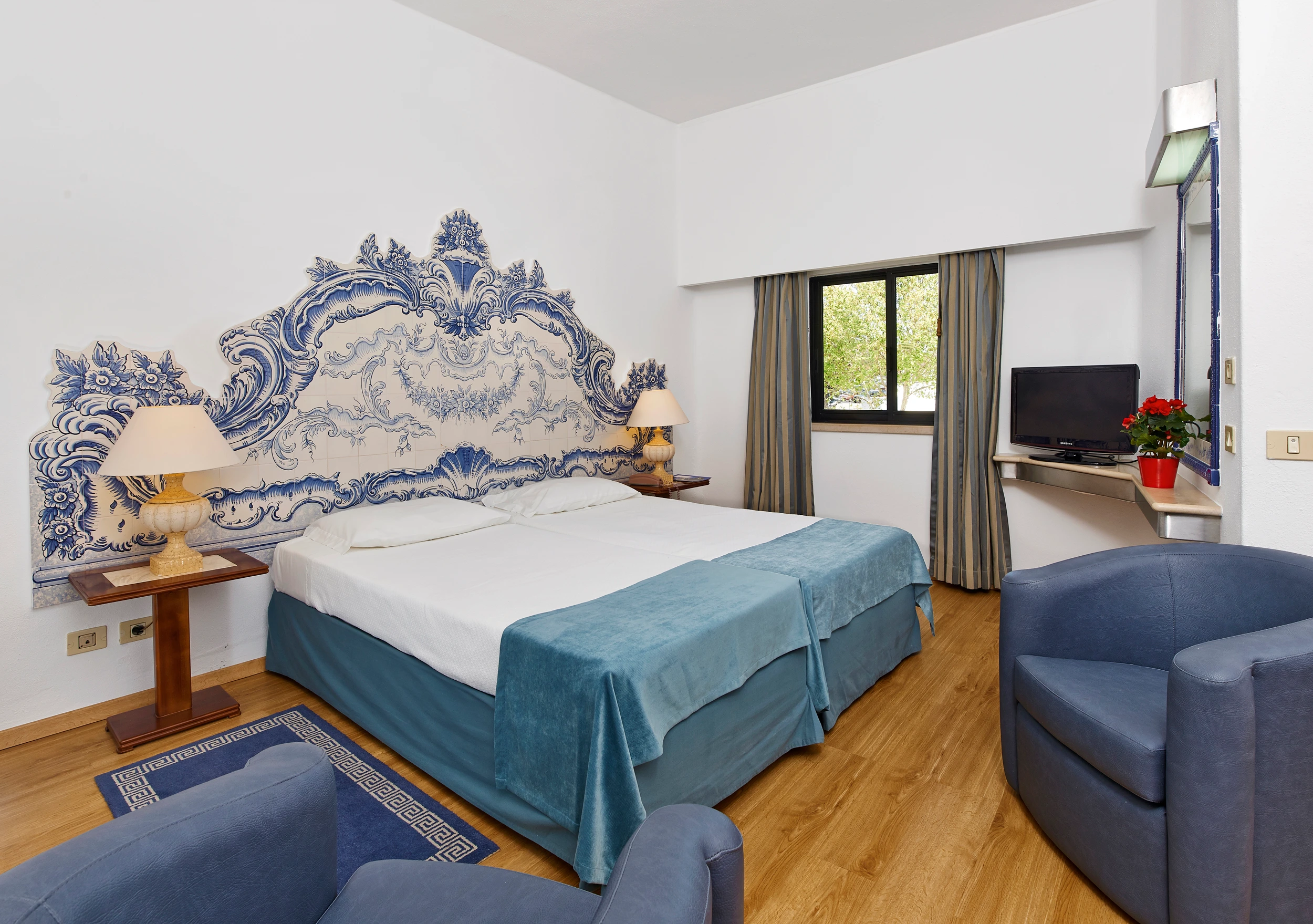 Relax and Recharge: 3 Nights at Brisa Sol Albufeira, Algarve,