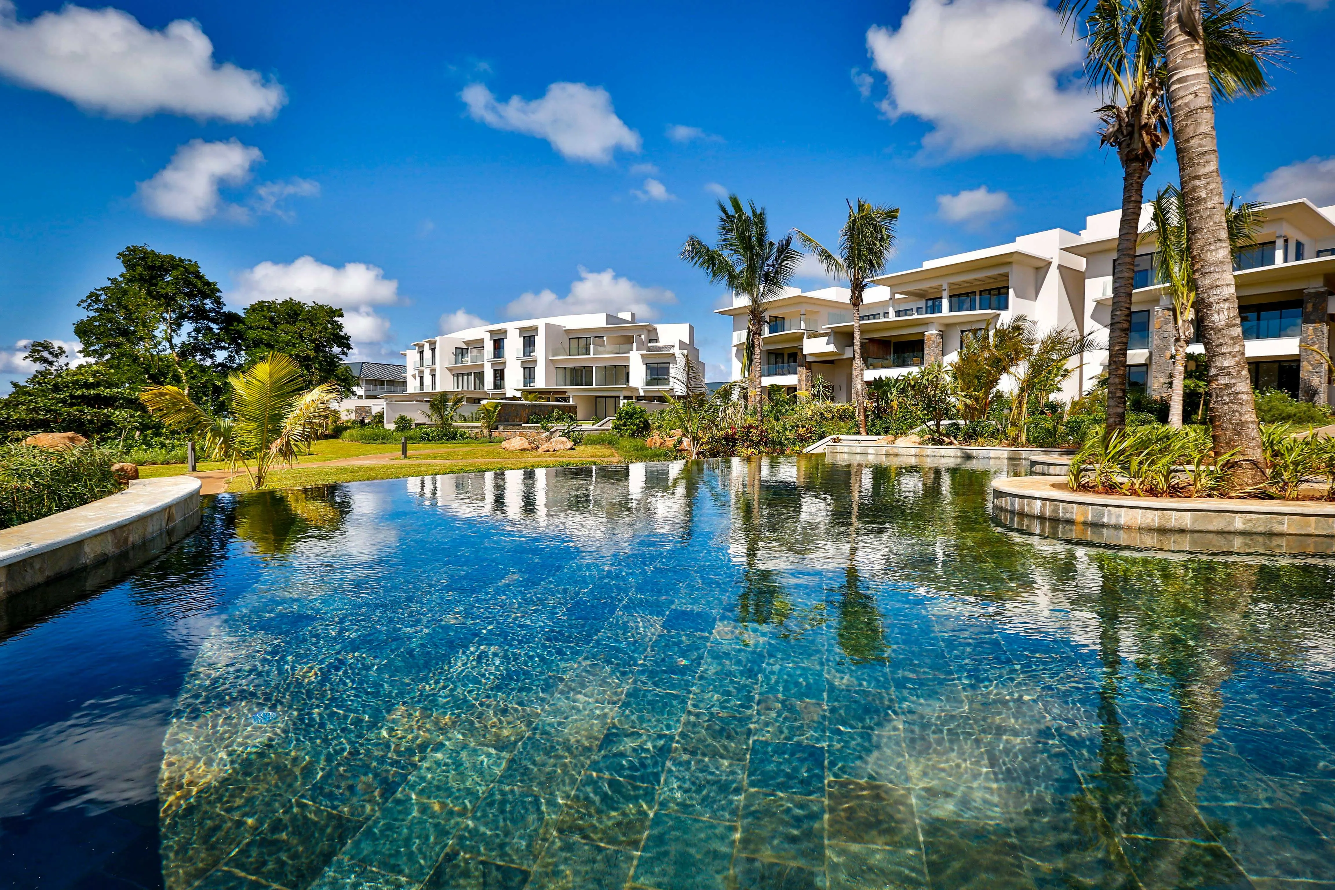 £4,599 FAMILY HOLIDAY! MAURITIUS | MAY HALF TERM 2027 7 NIGHTS RADISSON BLU AZURI ALL-INCLUSIVE 2 ADULTS + 2 KIDS