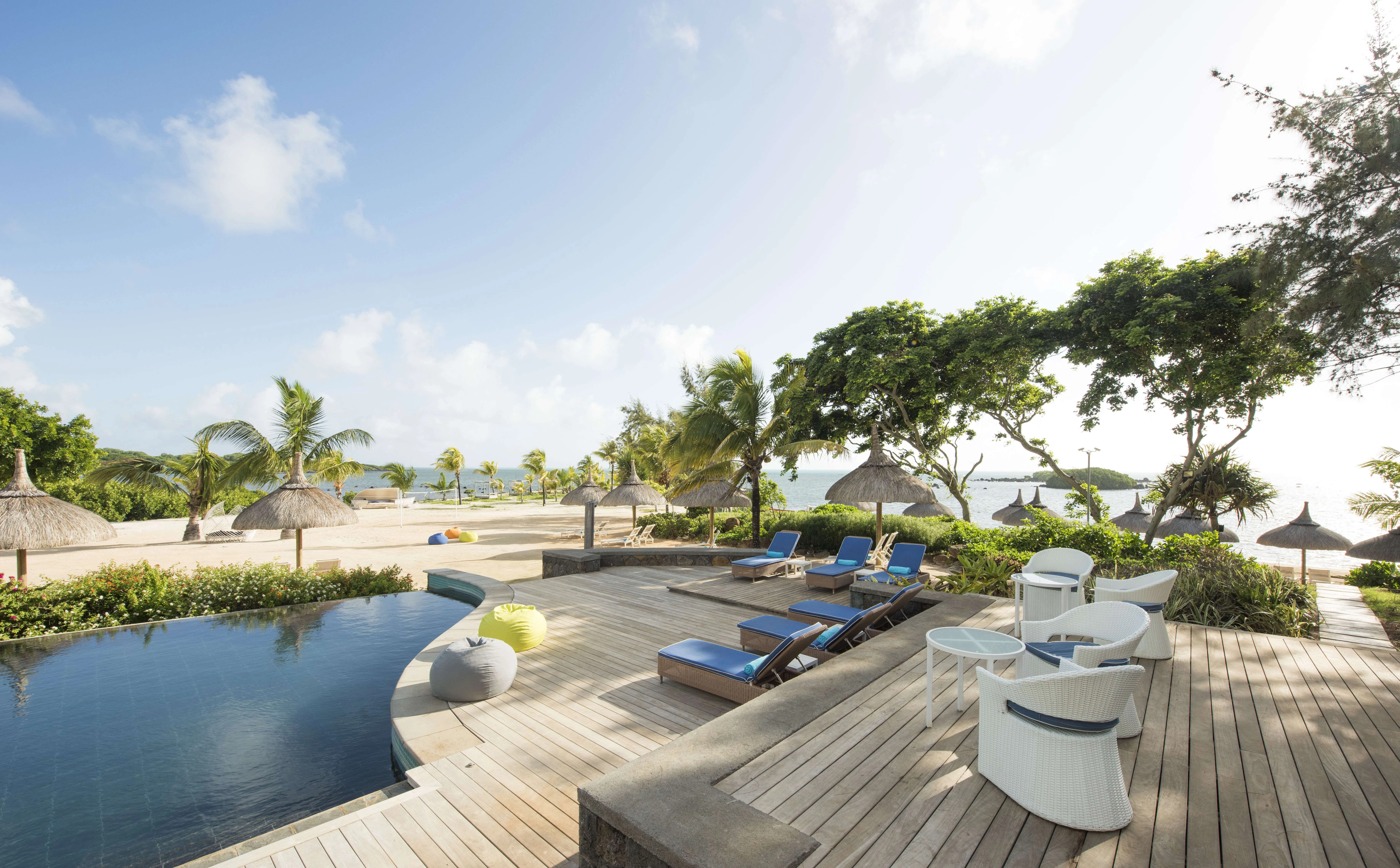£4,599 FAMILY HOLIDAY! MAURITIUS | MAY HALF TERM 2027 7 NIGHTS RADISSON BLU AZURI ALL-INCLUSIVE 2 ADULTS + 2 KIDS