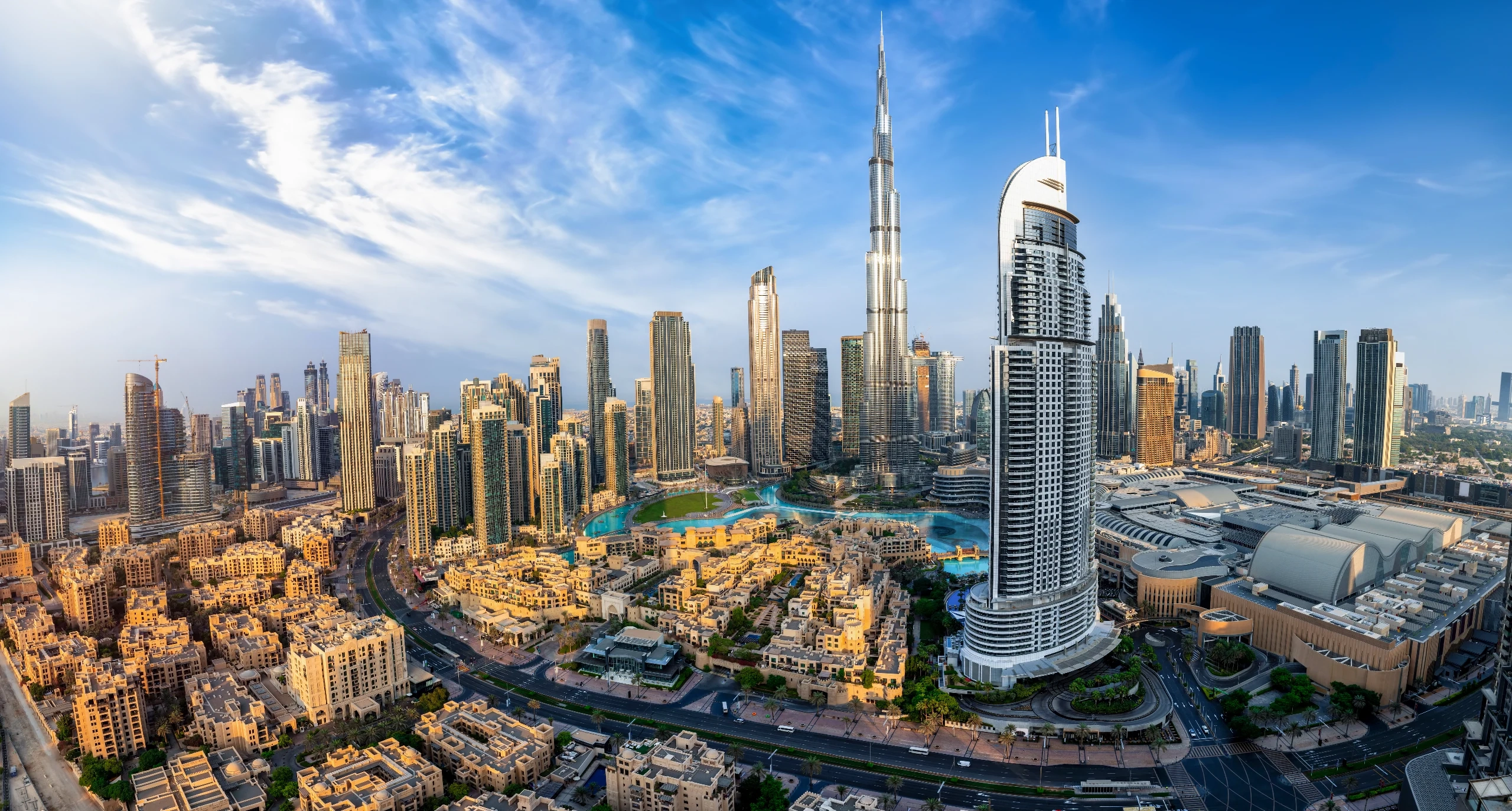 10 NIGHTS DUBAI & SIYAM WORLD MALDIVES FREE Upgrade to a Lagoon Villa with Pool & Slide FREE Seaplane Transfers • 24-Hour WOW! All-Inclusive PRICE STARTING FROM JUST £2,699PP