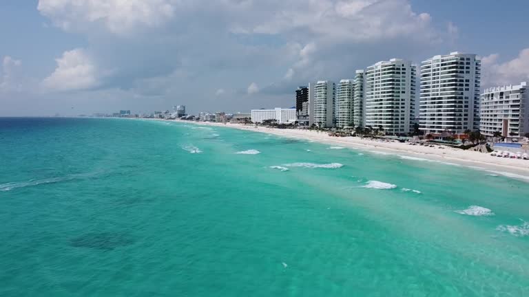 Plan for Christmas Holiday: 10 Nights in Las Vegas & Cancun – All-Inclusive Meal Plan, Sun & Entertainment Await!