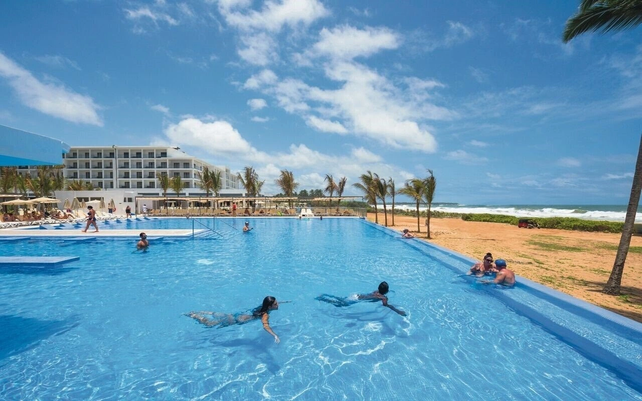 OCTOBER LAST-MINUTE ESCAPE TO SRI LANKA! HOTEL RIU SRI LANKA Ahungalla Beach | 24-HOUR ALL INCLUSIVE | London Flights Forget paying more for less… this one is a SERIOUS 5? All Inclusive deal! 7 NIGHTS – ONLY £1,599pp