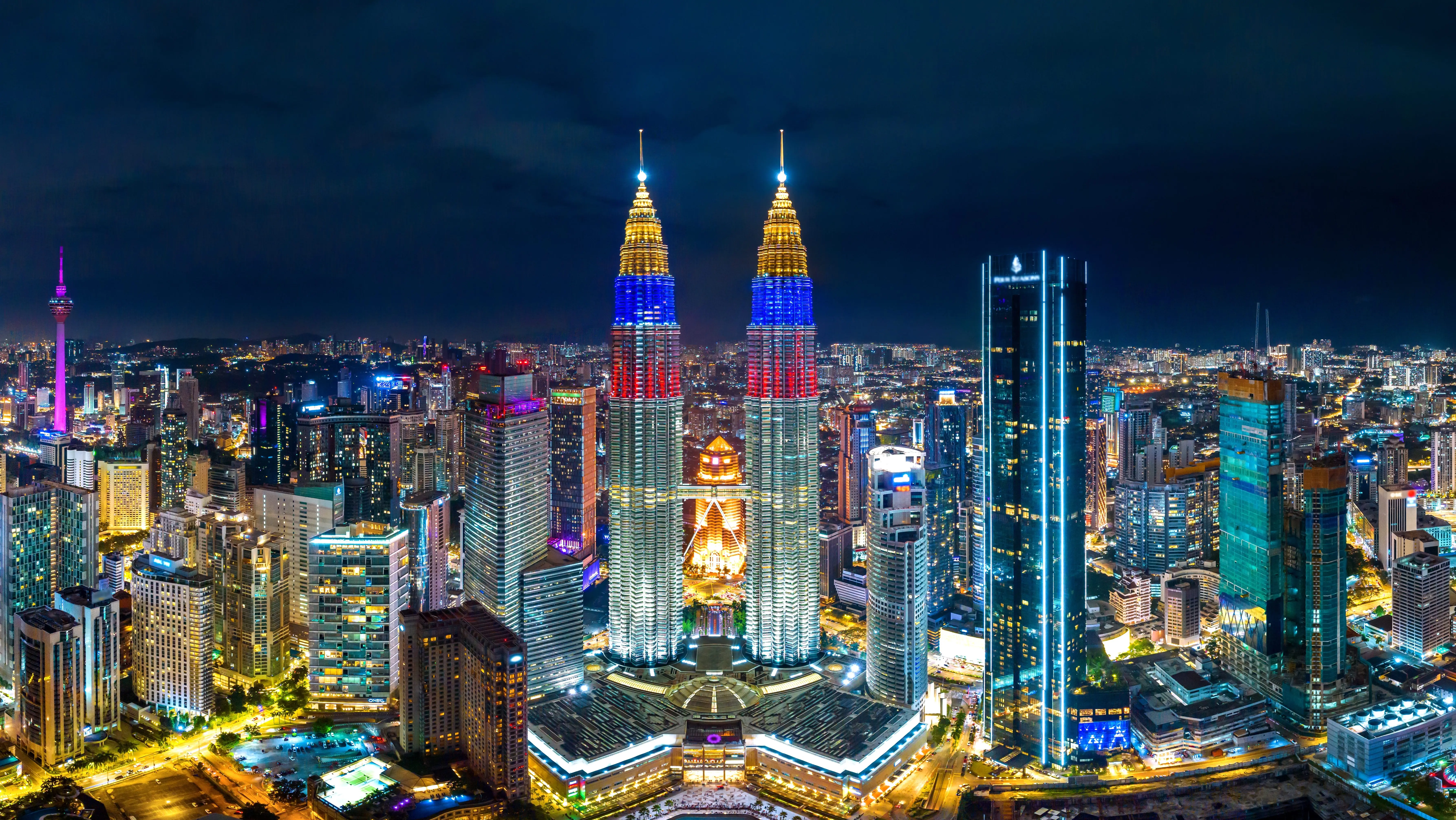 Stay on the Palm - Dubai 5* & Malaysia (Free Excursions)