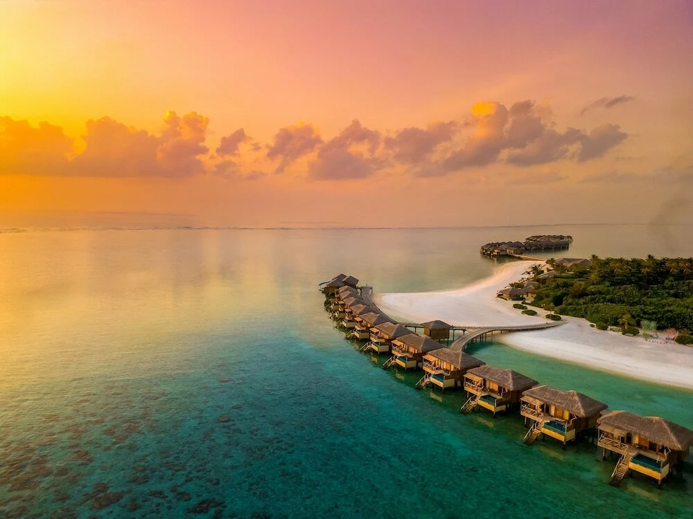 Luxury & exclusive adventure! 10 Nights at Atlantis, The Palm Dubai & Dolphin Villa at You & Me Maldives, All-Inclusive with Seaplane Transer for Only £2999pp