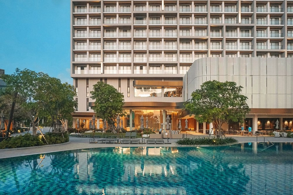 WAIT… £53 A NIGHT! 30 NIGHTS IN PATTAYA FOR JUST £1,599 PP EXCLUSIVE LONG-STAY OFFER! Flights | Breakfast | Beachfront Stay | Transfer | Room upgrade