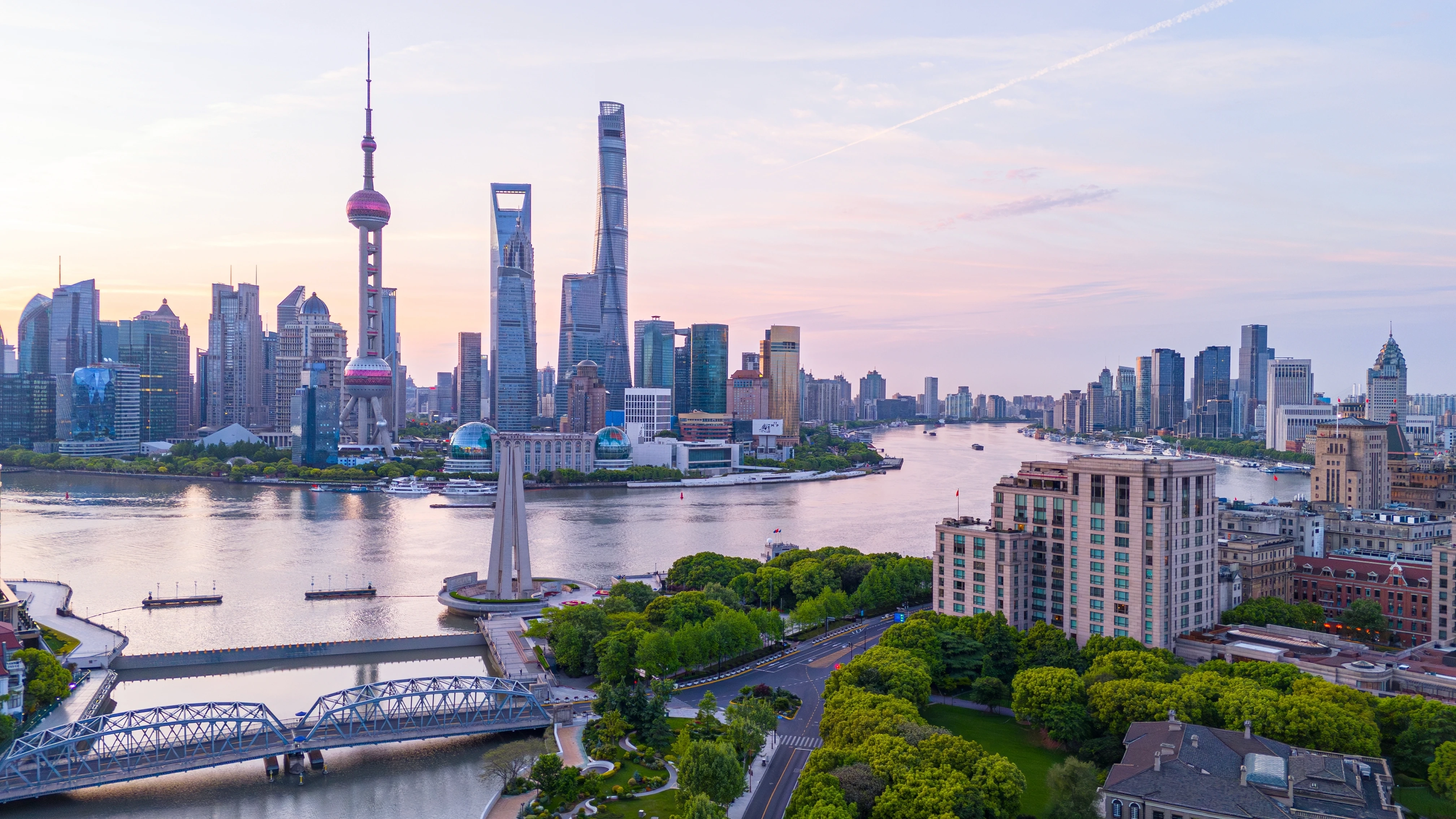 5 COUNTRIES. 17 NIGHTS. £2,099PP. DARE TO DO WHAT OTHERS HAVEN'T.