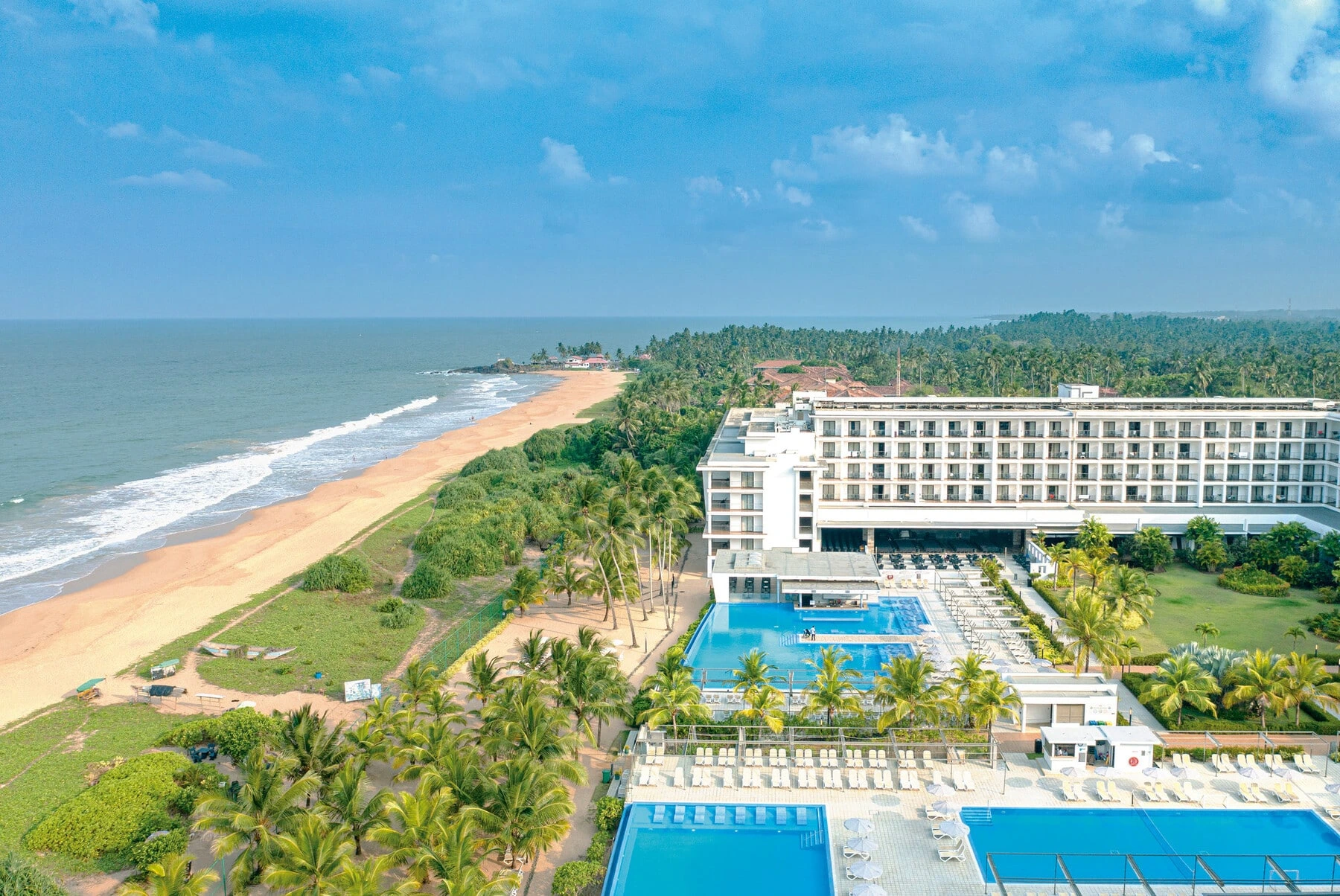 OCTOBER LAST-MINUTE ESCAPE TO SRI LANKA! HOTEL RIU SRI LANKA Ahungalla Beach | 24-HOUR ALL INCLUSIVE | London Flights Forget paying more for less… this one is a SERIOUS 5? All Inclusive deal! 7 NIGHTS – ONLY £1,599pp
