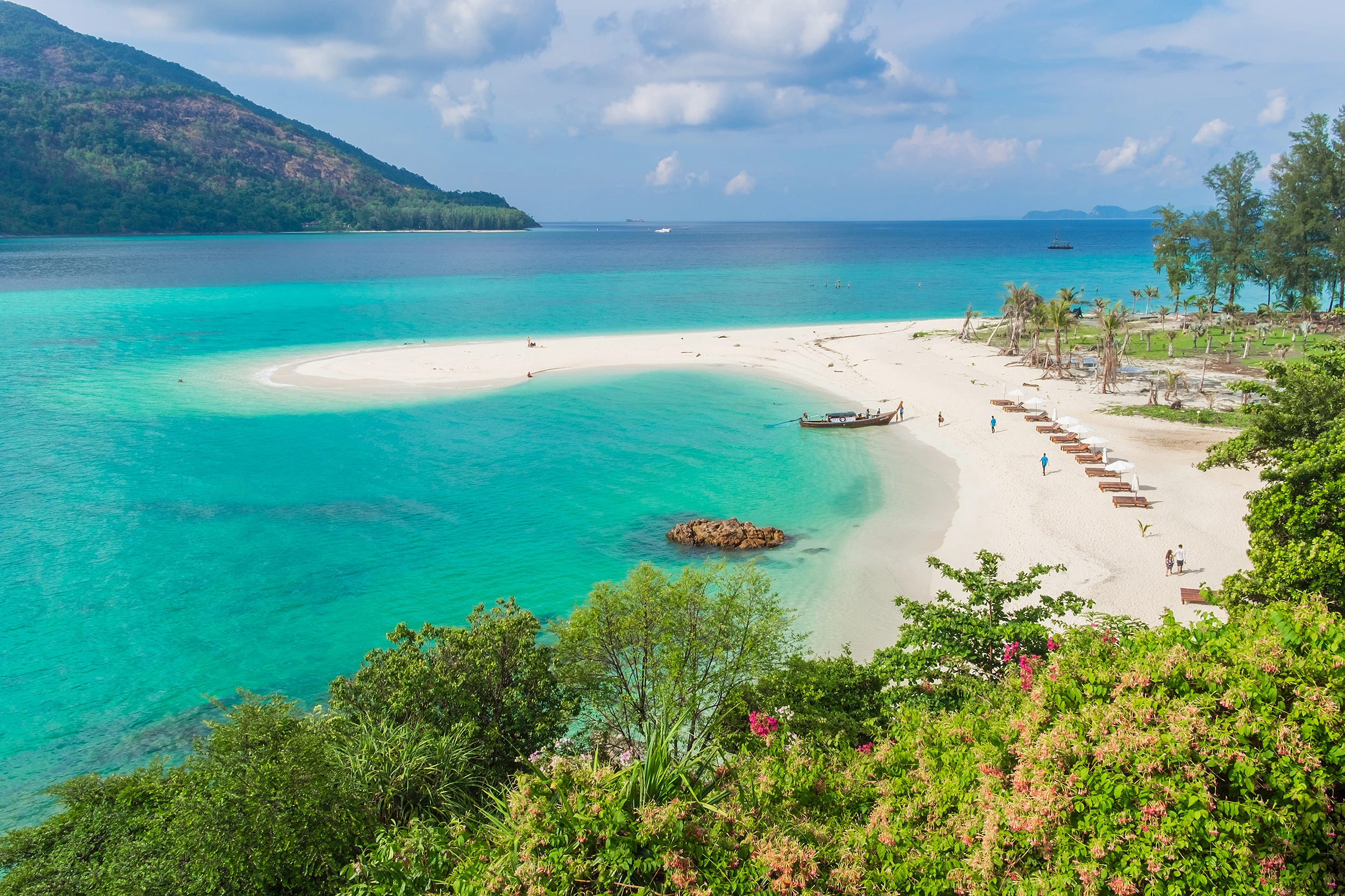05 Nights Holiday in Salisa Resort with Deluxe room