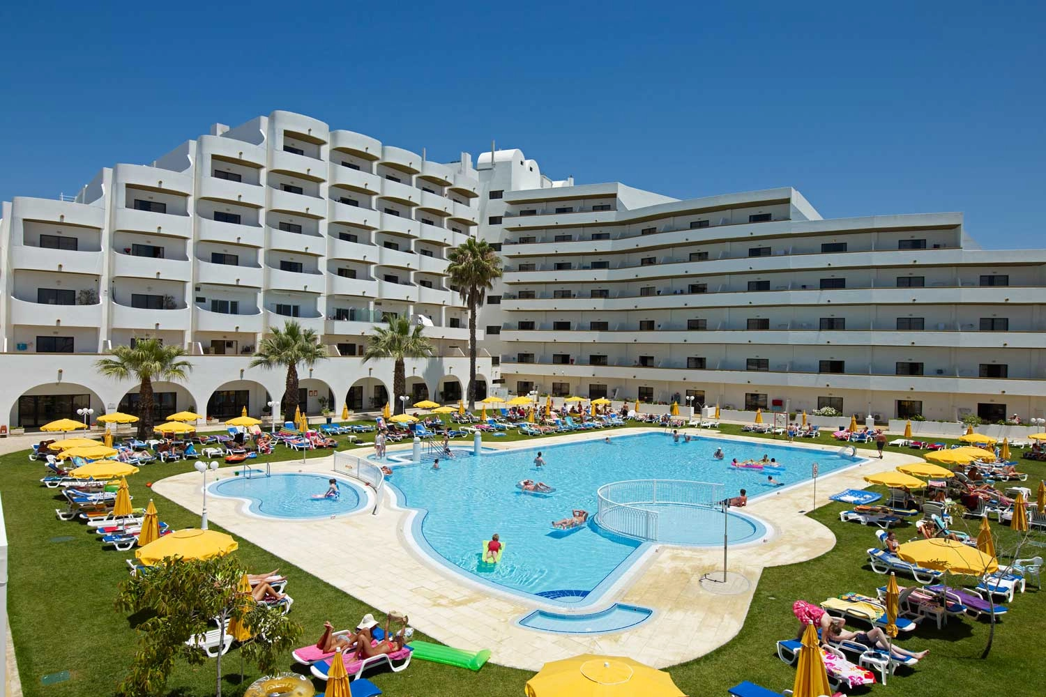 Relax and Recharge: 3 Nights at Brisa Sol Albufeira, Algarve,
