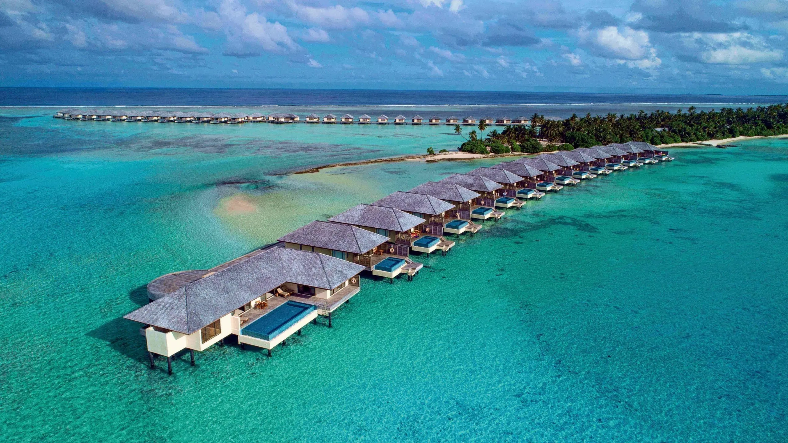 10 Nights Jumeirah Beach Hotel & Water Pool Villa at Residence Maldives Dhigurah on All Inclusive with flights & transfers just in £3199pp