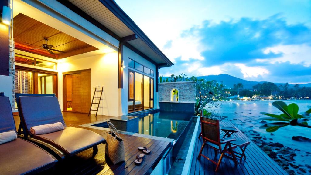 Thailand Treat: 10 Nights at Century Park & The Saraan Koh Samui 
