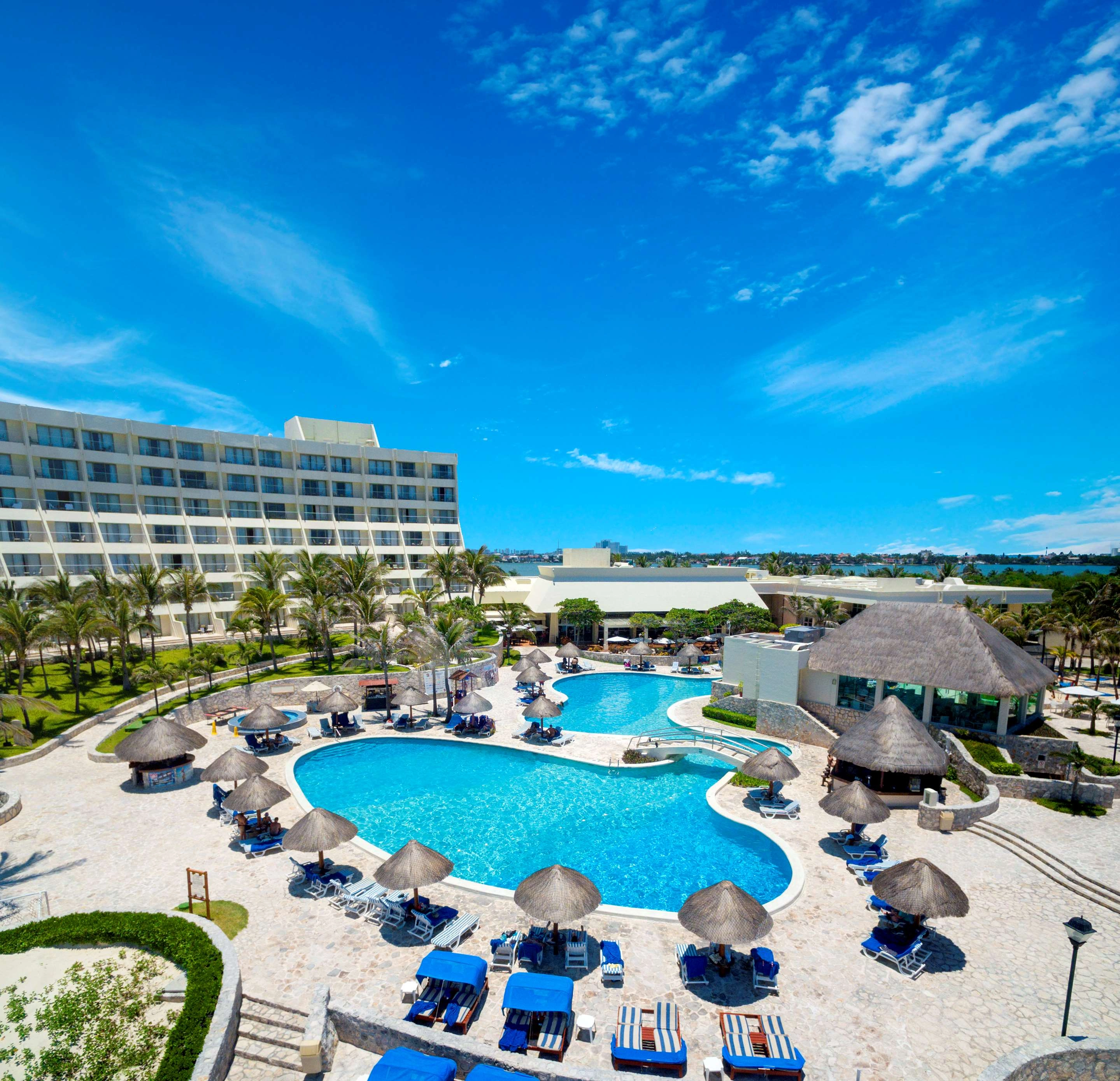 5* Grand Park Royal Cancun & USA (Times Square)