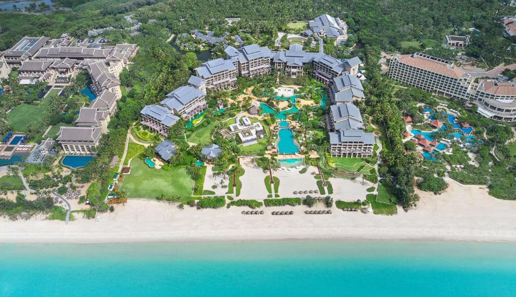 10 Nights Sanya – the Hawaii of China + Hong Kong & Singapore, all from just £1599pp!