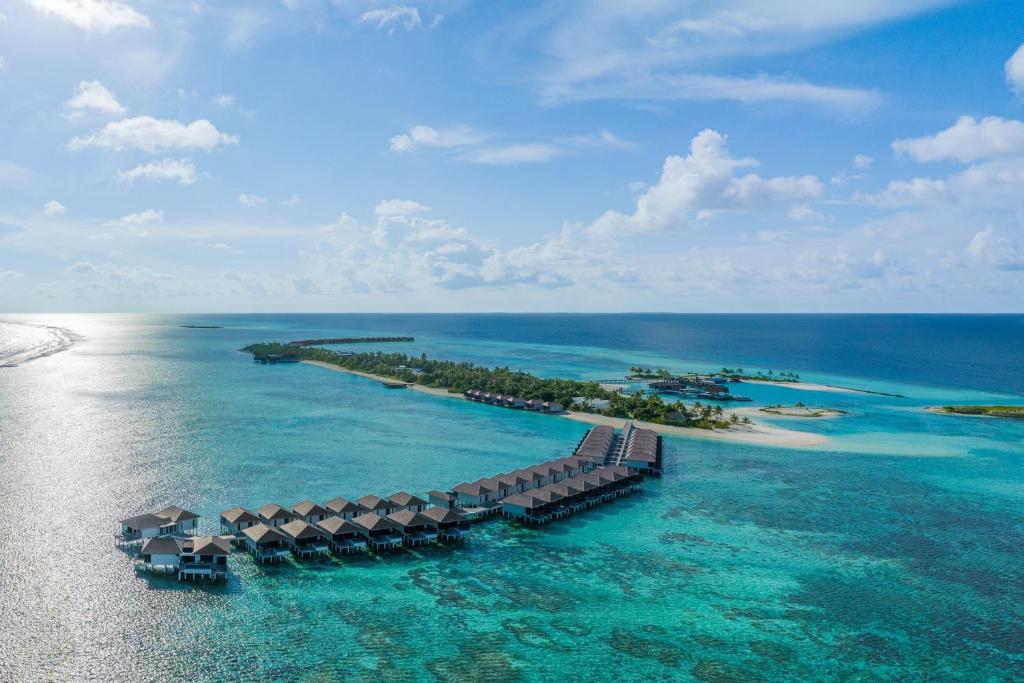 07 Nights in Le Meridien Maldives - free upgrade to sunrise overwater villa - just for £2499pp (All Inclusive)