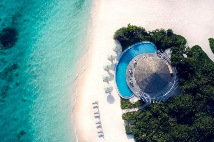 7 nights of luxury at the magnificent Le Méridien Maldives Resort & Spa