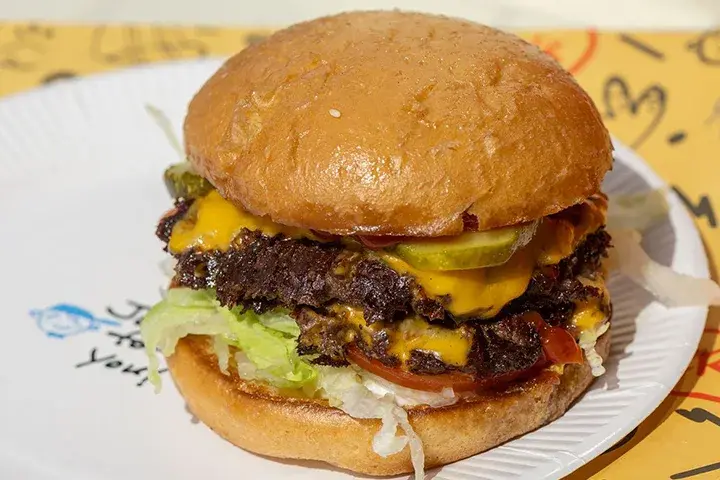 1. CHEESE BURGERS
