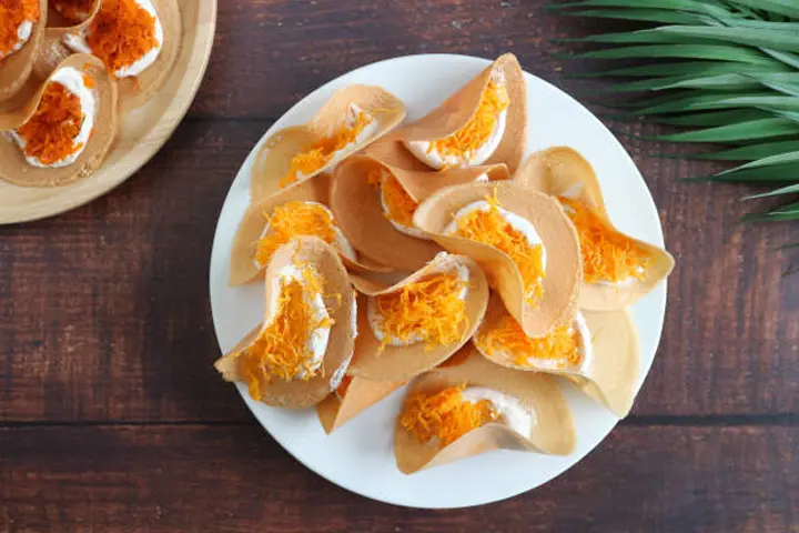 8. CRISPY PANCAKES