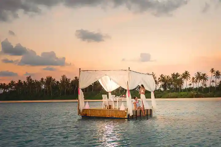 11. DESTINATION DINING