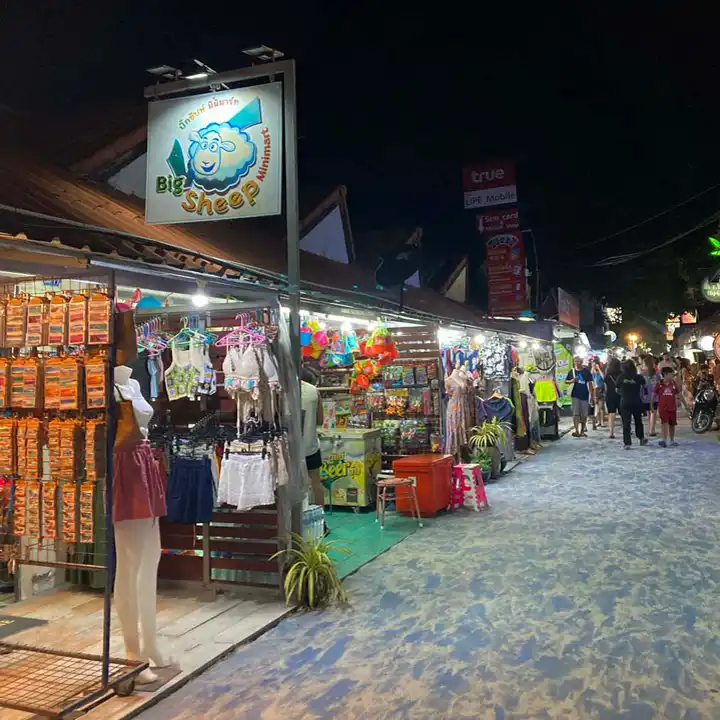 1. Discover the Nearby Islands and Famous Spots