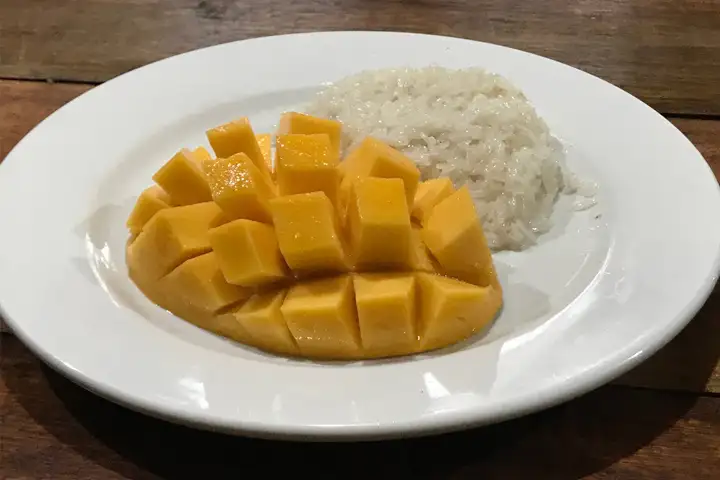5. Khao Niew Mamuang