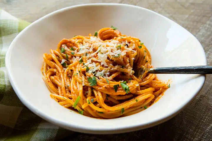 3. Pasta Carbonara (Italy)