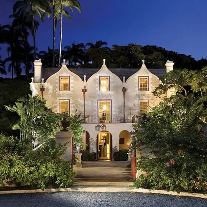 2. Unleash Your Inner Explorer at the Harrison’s Cave