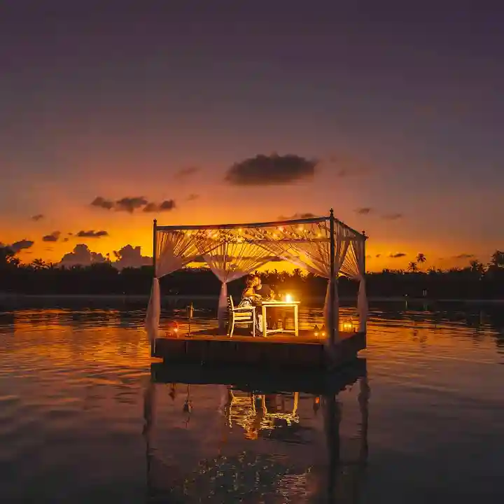 4. SUNSET BBQ ON SANDBANK