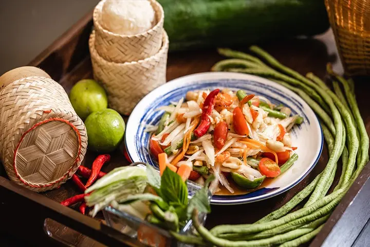 8. SOM TAM